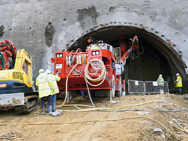 Stabilisation of Approach Cuttings for Hindhead Tunnel with DSI Soil Nails Stabilisation of Approach Cuttings for Hindhead Tunnel with DSI Soil Nails