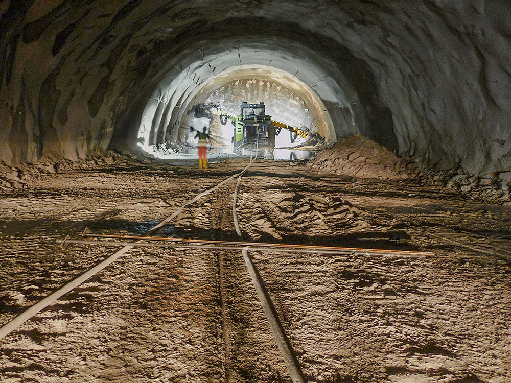 The Klokova Tunnel: Ground Support Products by DSI Underground for Greece’s new North-South Connection The Klokova Tunnel: Ground Support Products by DSI Underground for Greece’s new North-South Connection