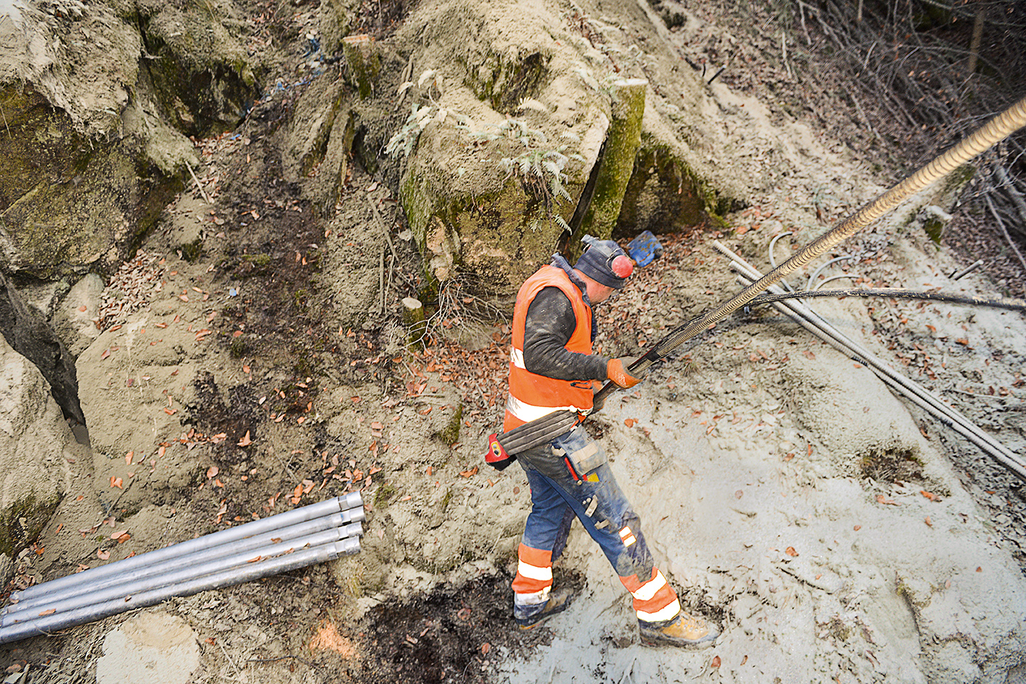 Immediate Measure using DSI Bar Anchors: Stabilization of a Rock Fall near Vorau Immediate Measure using DSI Bar Anchors: Stabilization of a Rock Fall near Vorau