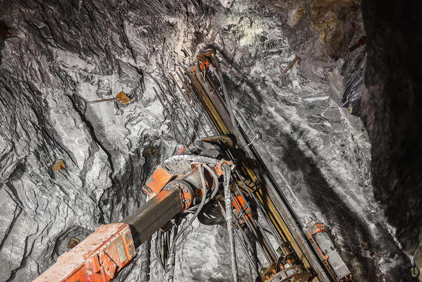 The Cuiabá Mine: Very Deep Gold Mining with Ground Support Products by DSI Underground The Cuiabá Mine: Very Deep Gold Mining with Ground Support Products by DSI Underground