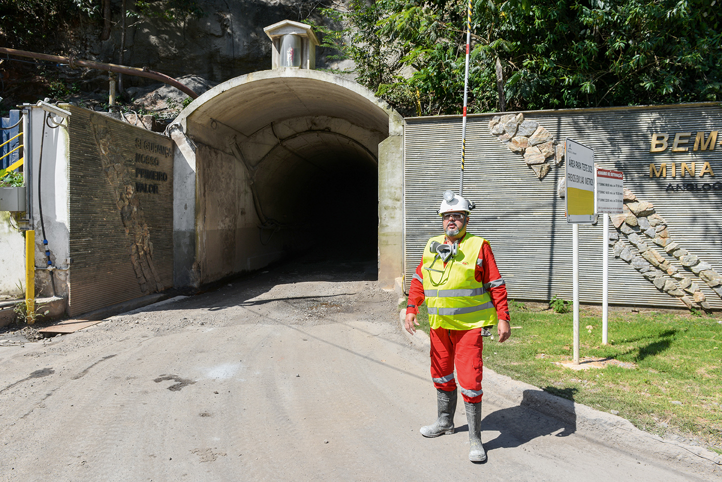 The Cuiabá Mine: Very Deep Gold Mining with Ground Support Products by DSI Underground The Cuiabá Mine: Very Deep Gold Mining with Ground Support Products by DSI Underground